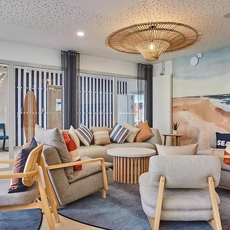 T3 Avec Piscine, 150m De L'ocean