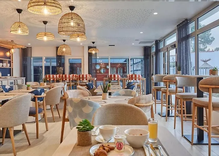 T3 Avec Piscine, 150m De L'ocean